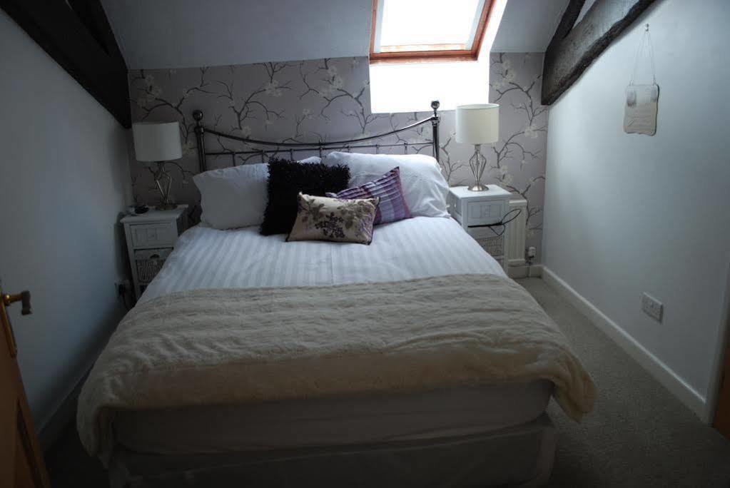 Stoneleigh Barn Bed And Breakfast Sherborne  Eksteriør billede